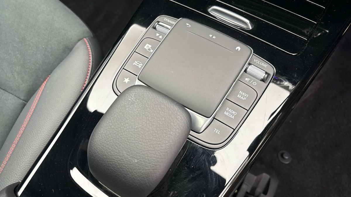 Mercedes-Benz A Class Image 25