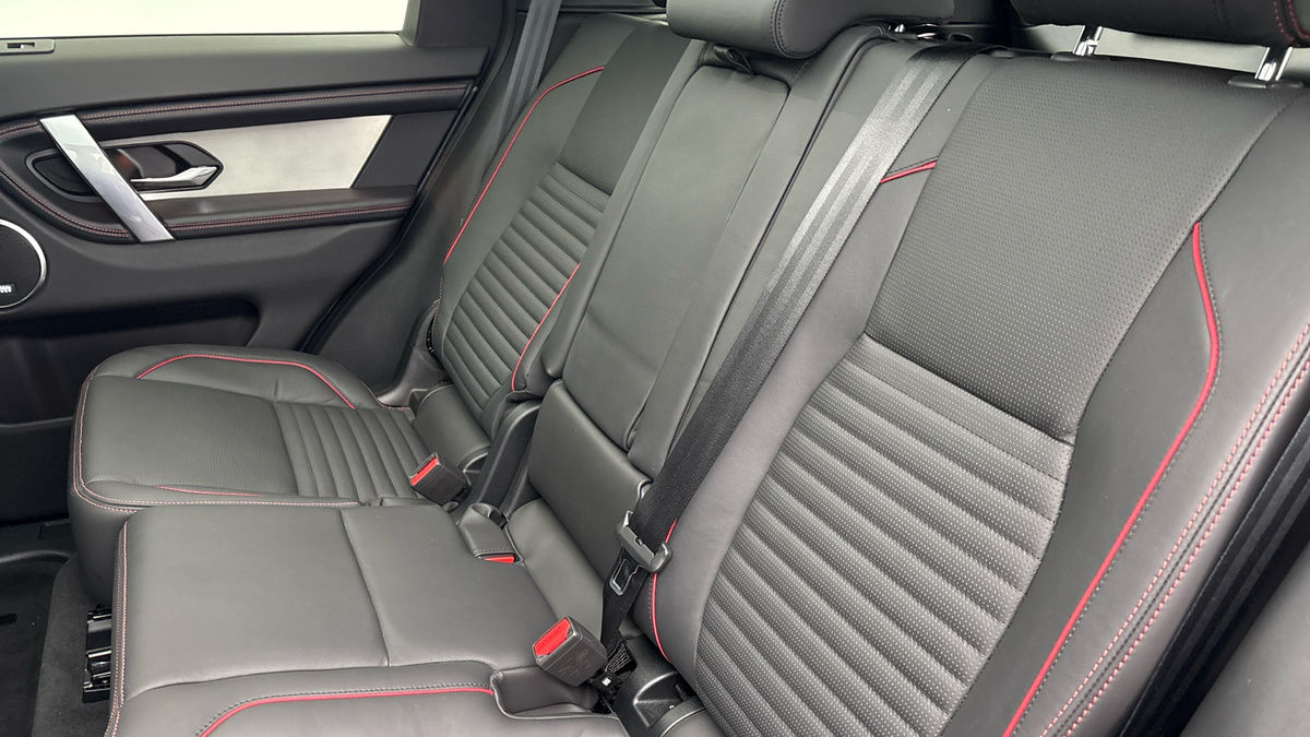 Land Rover Discovery Sport Image 8