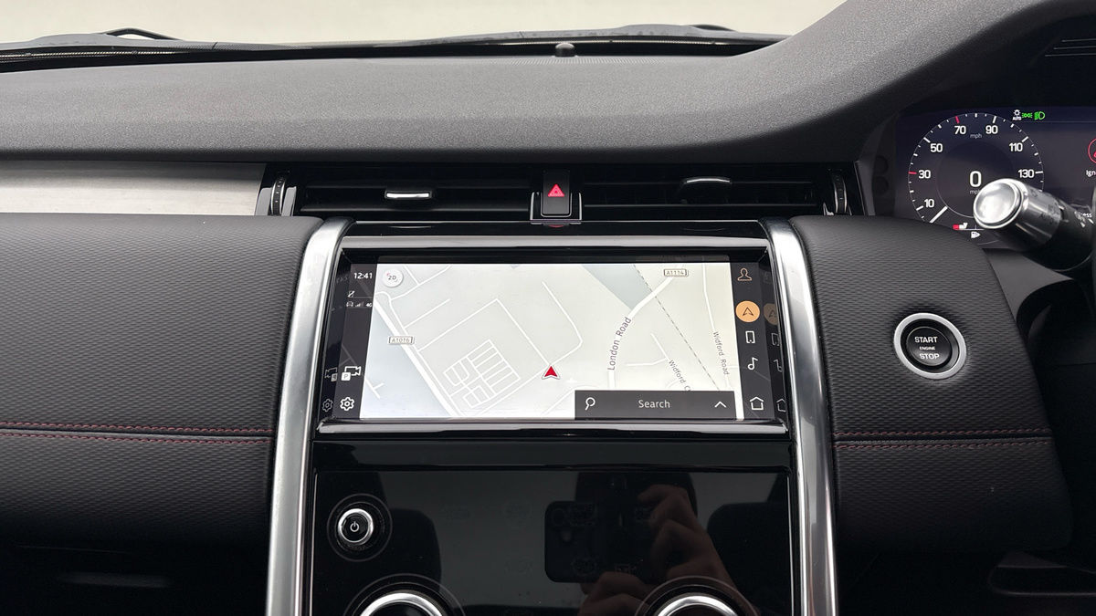 Land Rover Discovery Sport Image 17