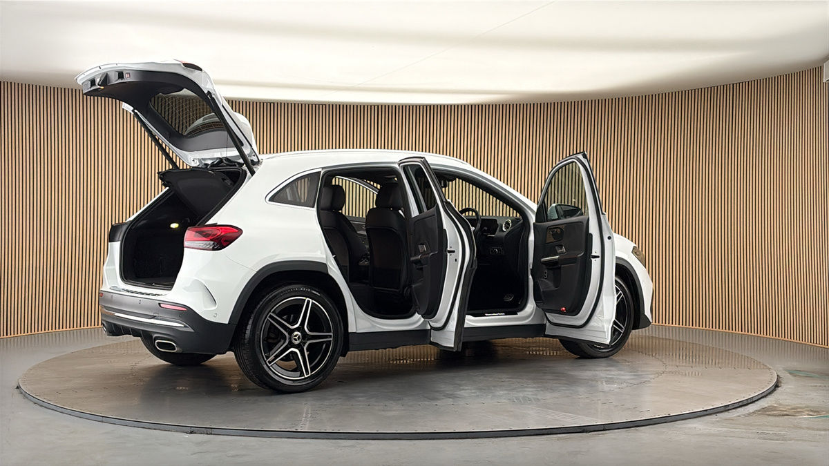 More views of Mercedes-Benz GLA