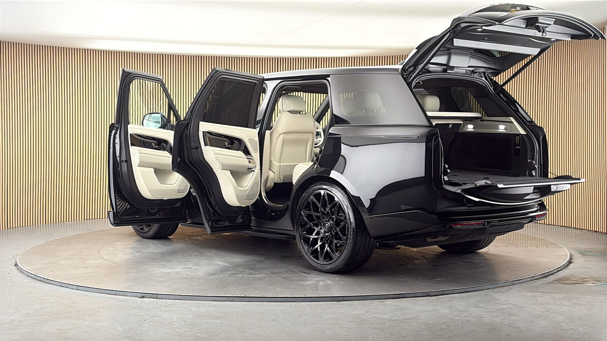 More views of Land Rover Range Rover