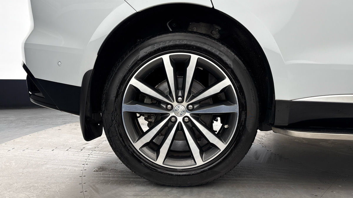 Jaguar F-PACE Image 10