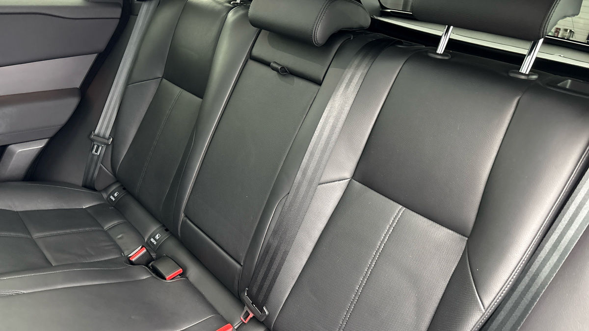 Land Rover Range Rover Velar Image 8