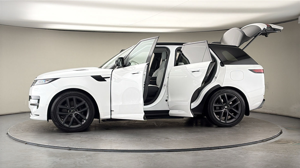 More views of Land Rover Range Rover Sport