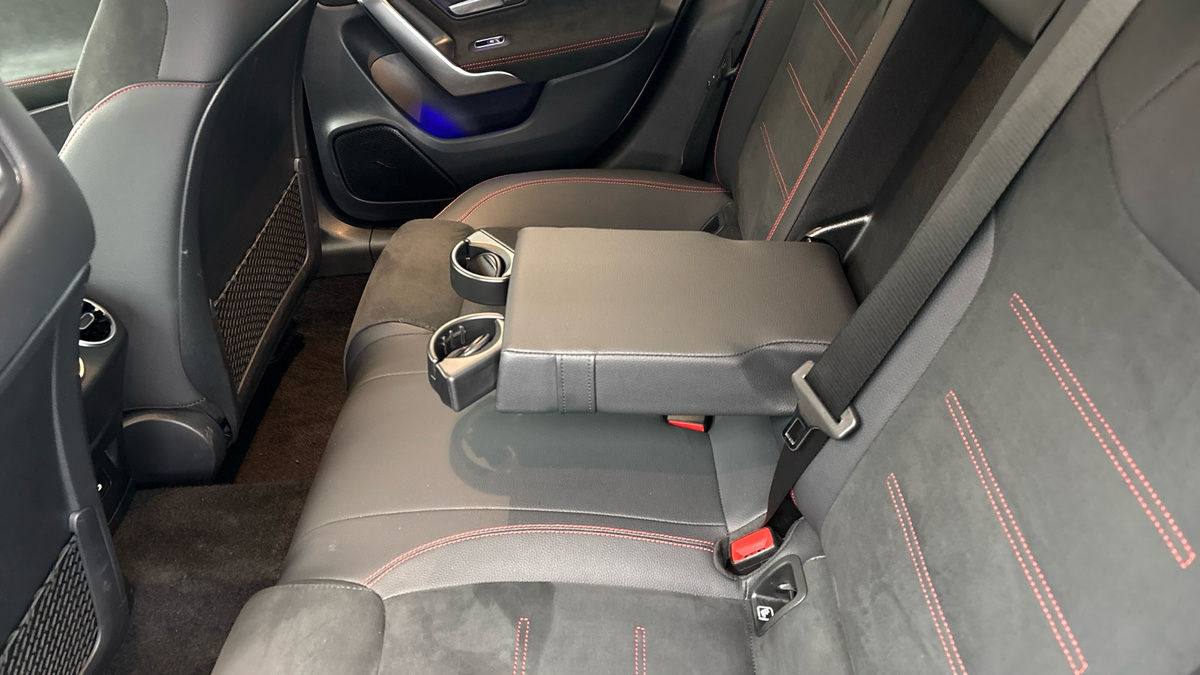 Mercedes-Benz CLA Image 9