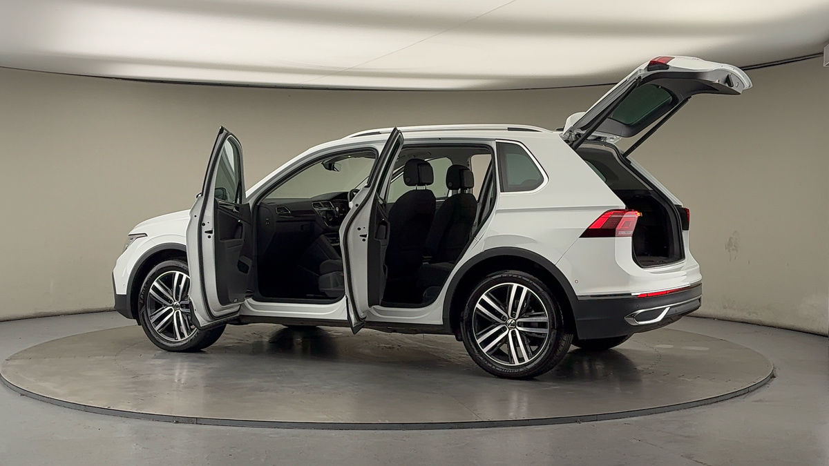 More views of Volkswagen Tiguan