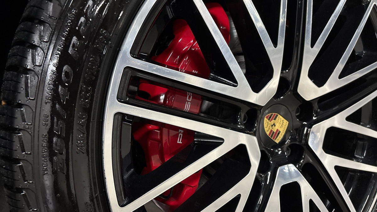 Porsche Cayenne Image 21
