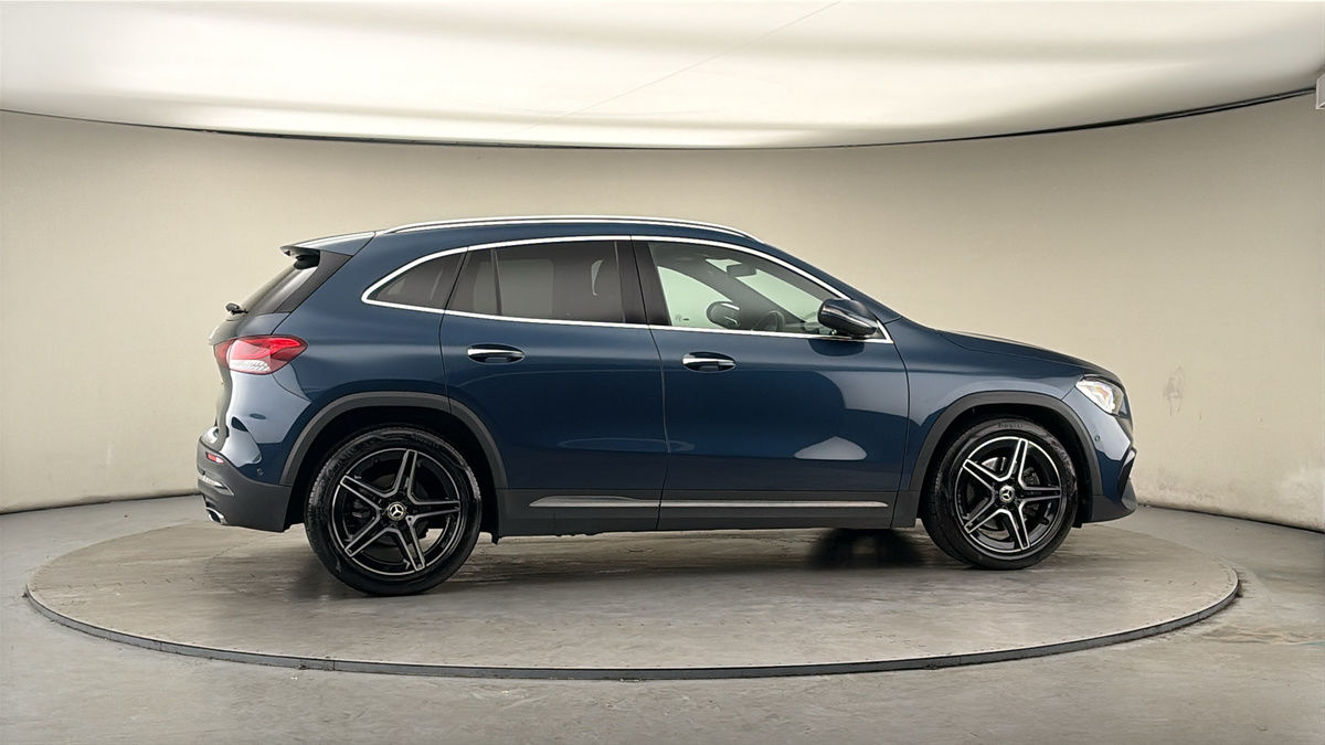 More views of Mercedes-Benz GLA