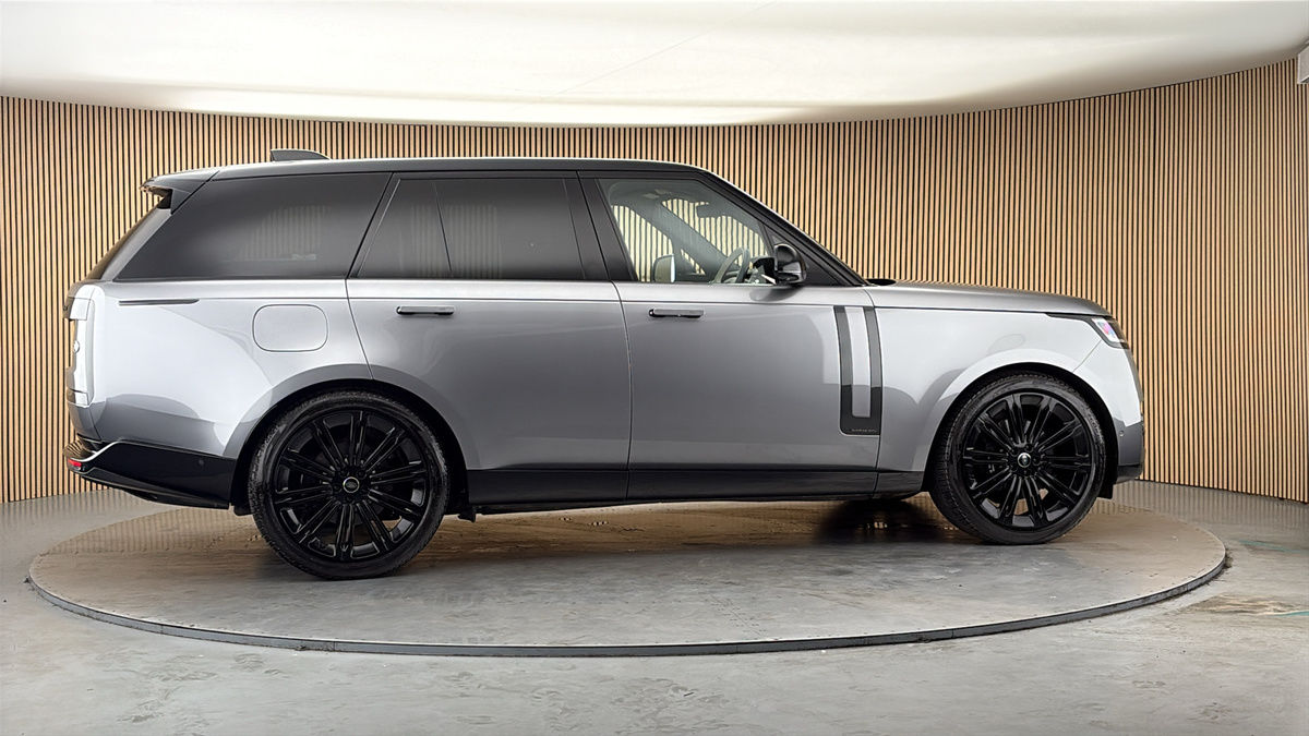 More views of Land Rover Range Rover