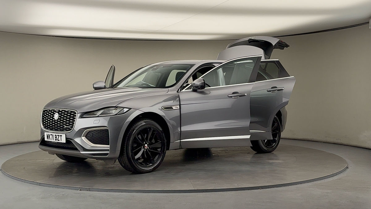 Jaguar F-PACE Image 22