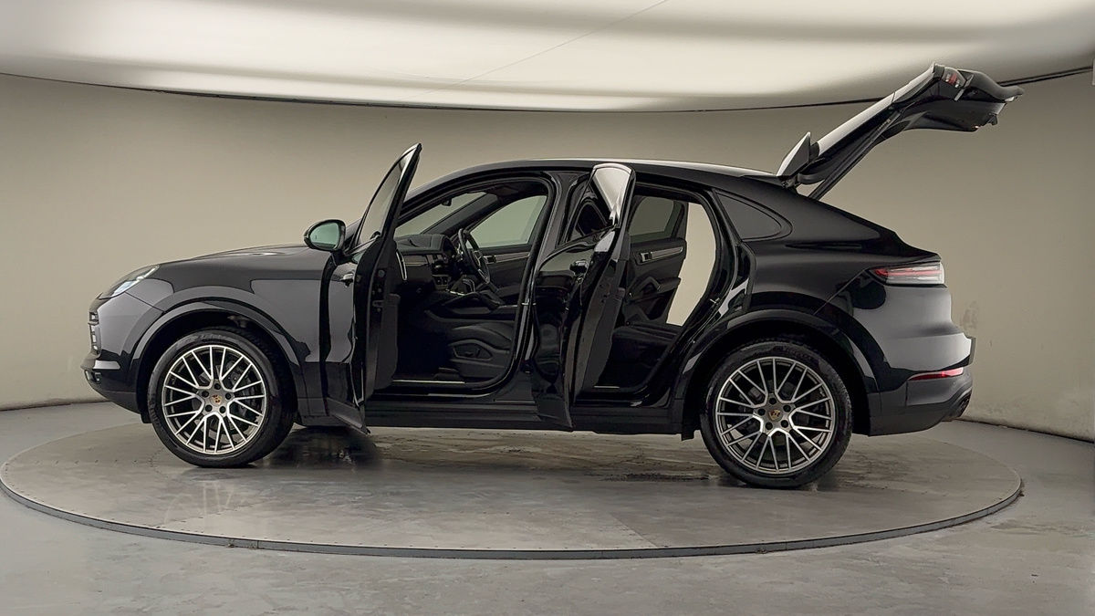 More views of Porsche Cayenne