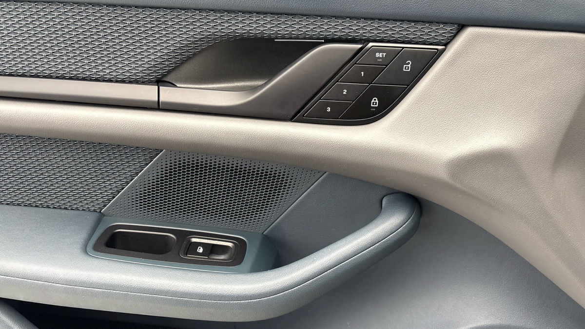 Porsche Taycan Image 19