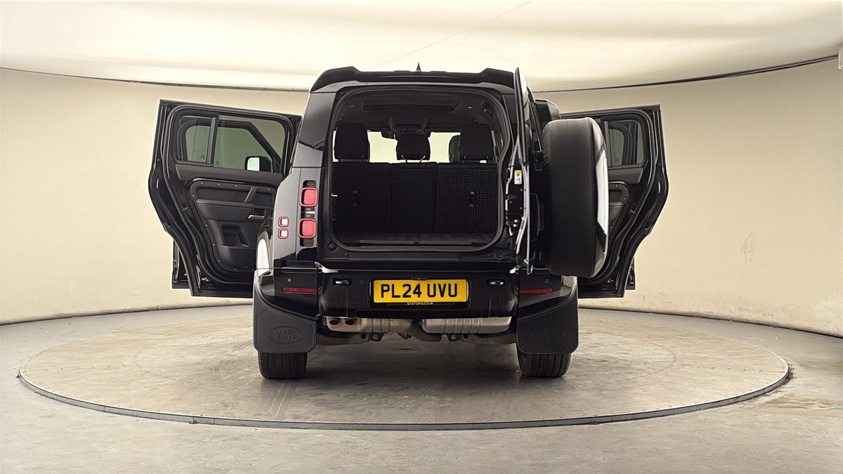 More views of Land Rover Defender 110