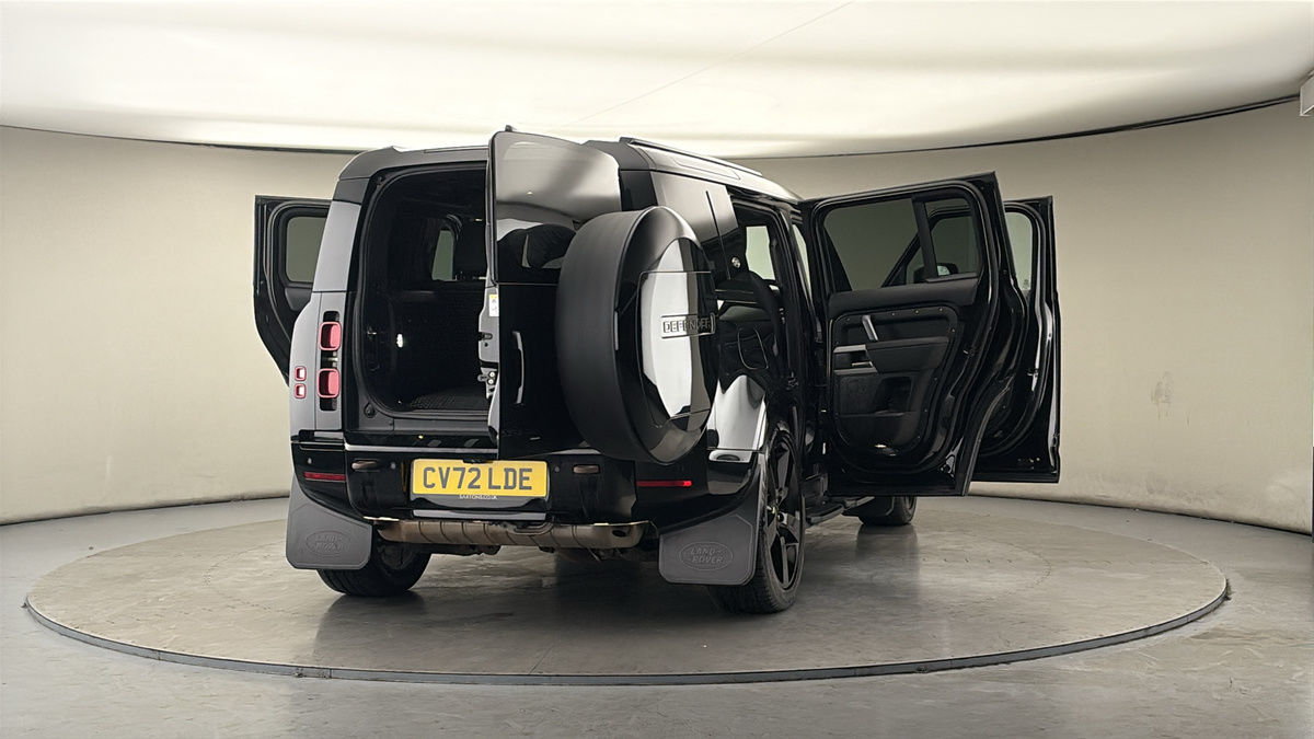 More views of Land Rover Defender 110