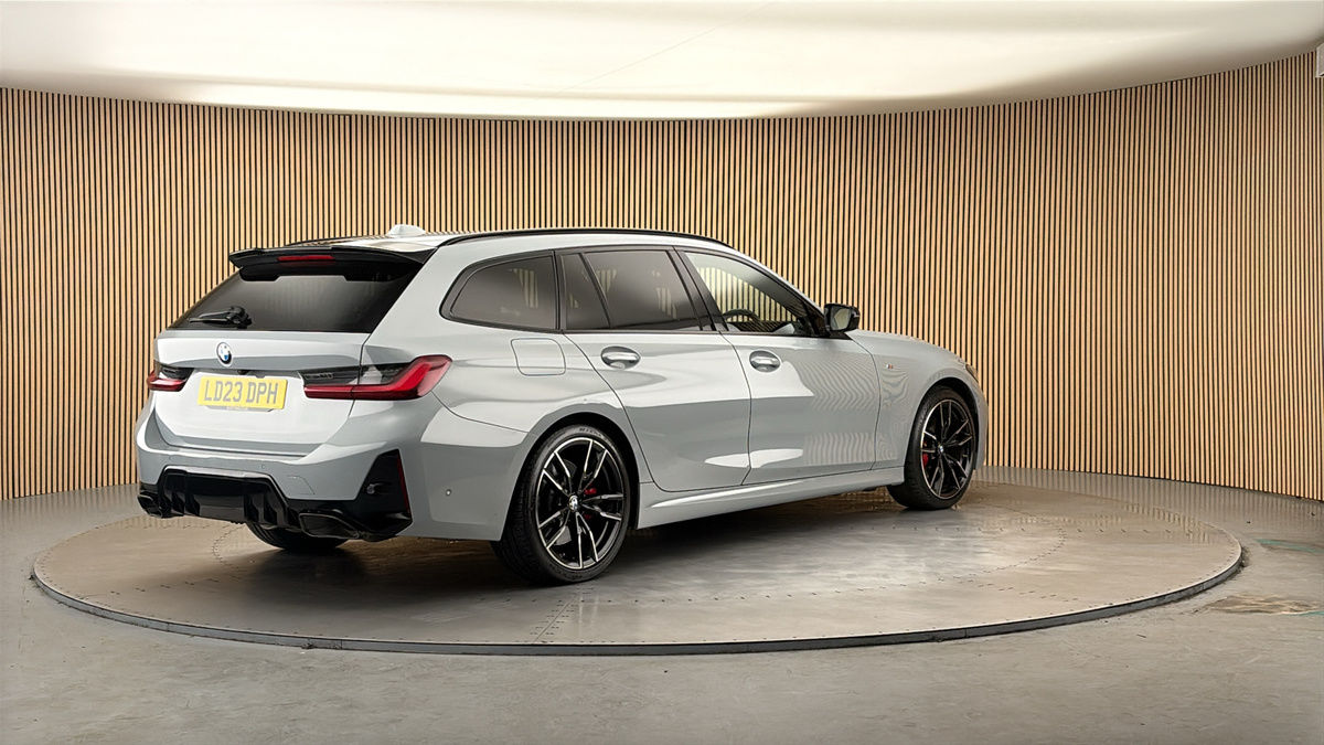 BMW 3 Series Image 21
