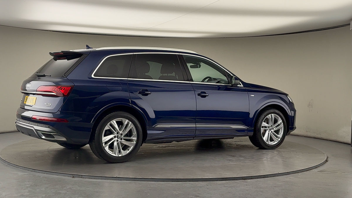 More views of Audi Q7