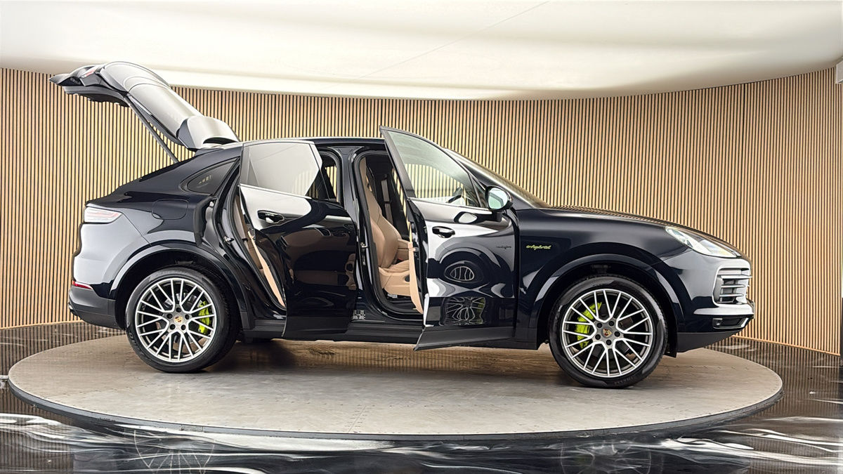 More views of Porsche Cayenne
