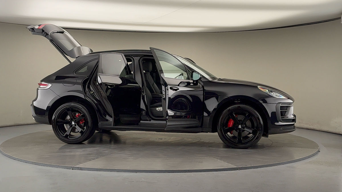 More views of Porsche Macan