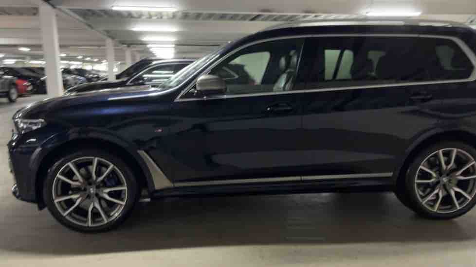 More views of BMW X7