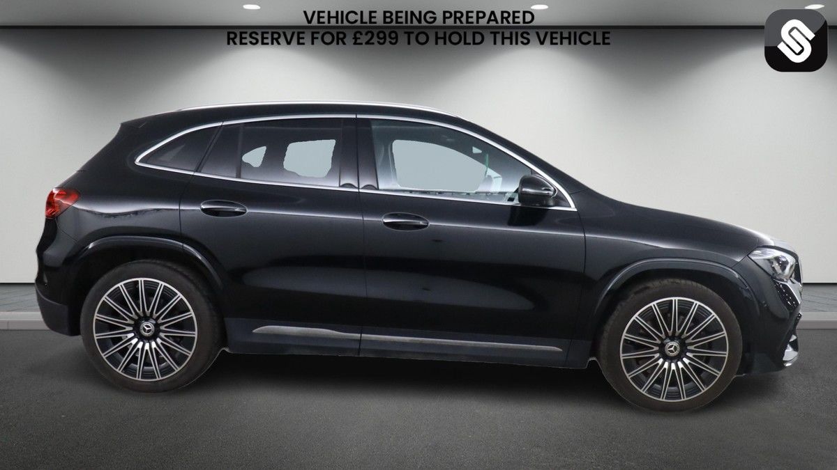 Mercedes-Benz GLA Image 5