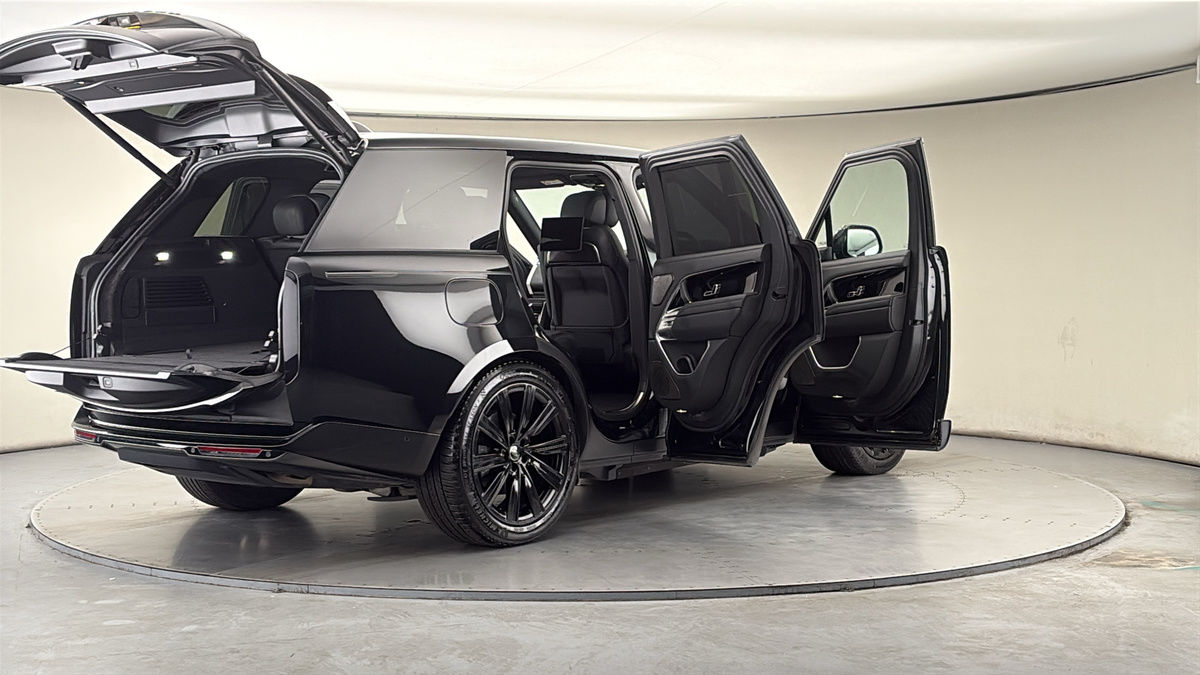 More views of Land Rover Range Rover