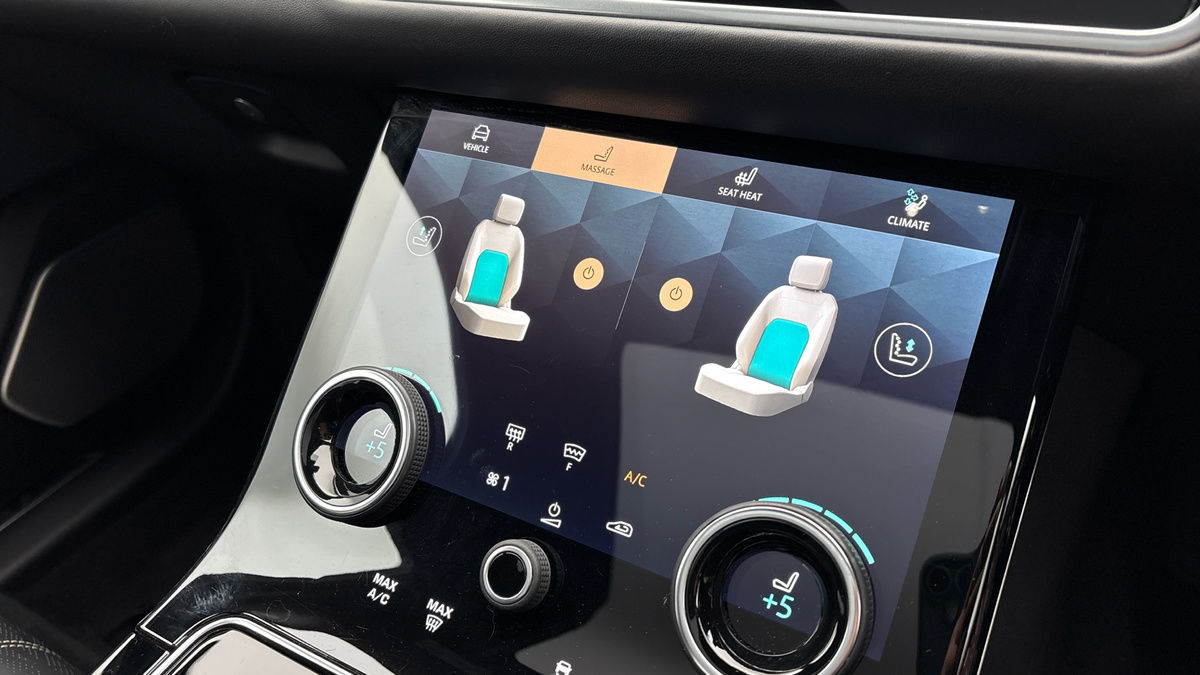 Land Rover Range Rover Velar Image 27
