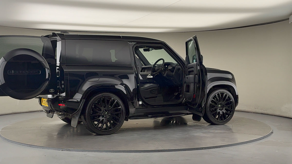 More views of Land Rover Defender 90