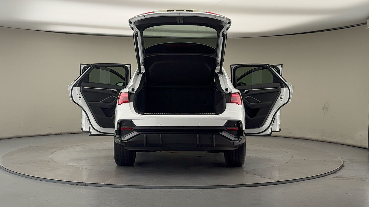 More views of Audi Q3