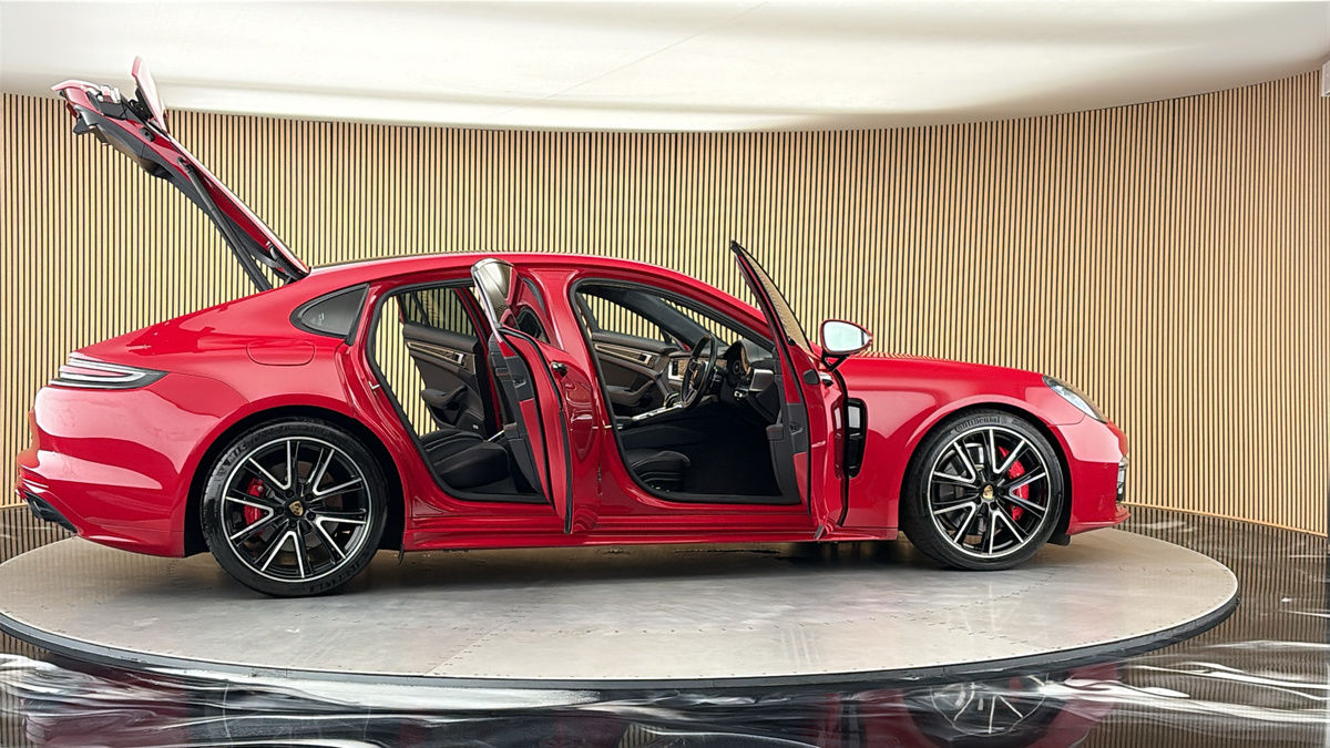 More views of Porsche Panamera