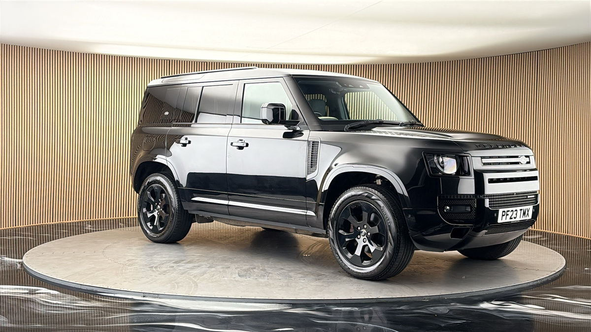 More views of Land Rover Defender 110