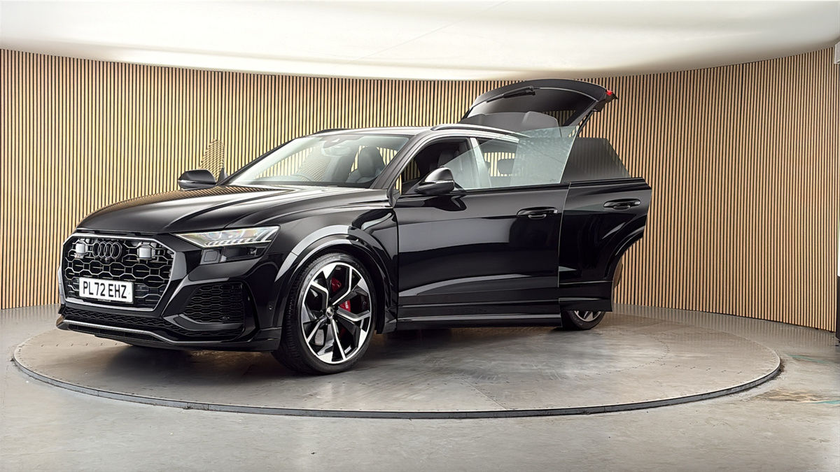 More views of Audi RSQ8