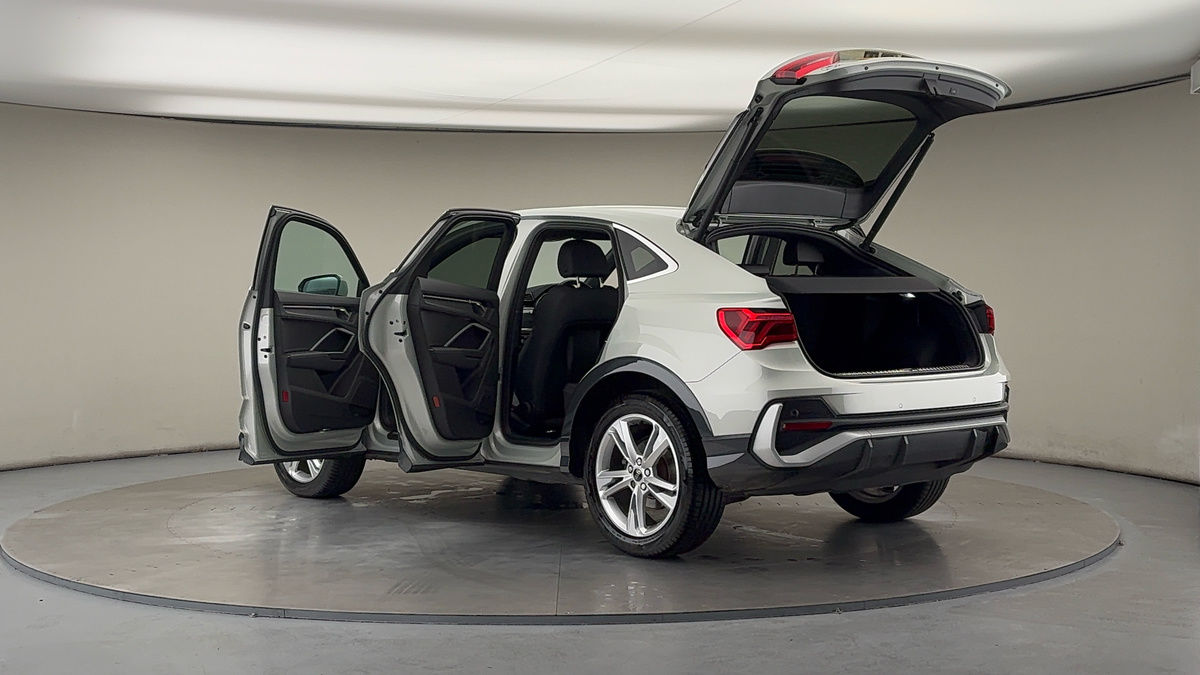 More views of Audi Q3