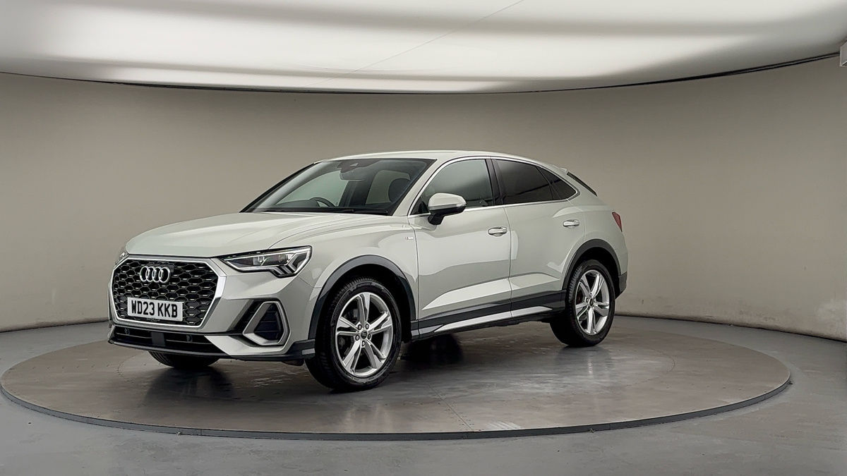 Audi Q3 Image 20