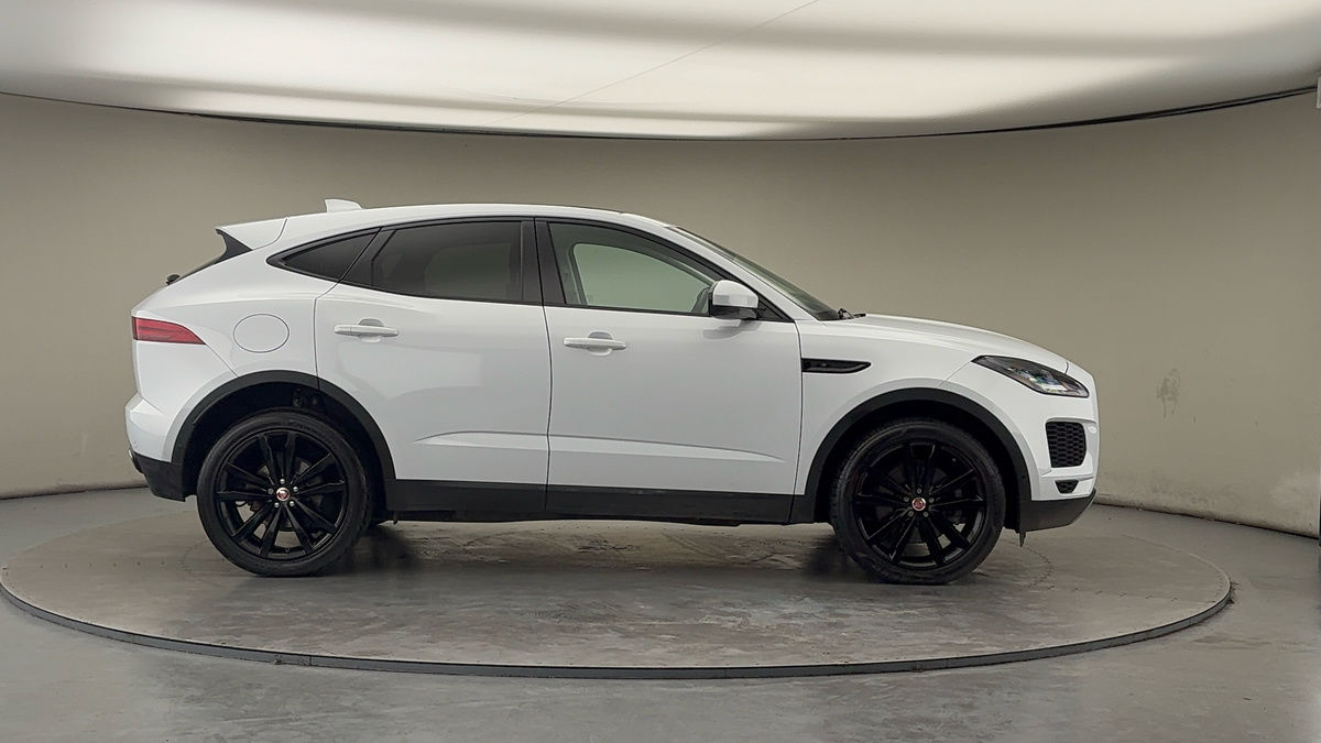 Jaguar E-PACE Image 16