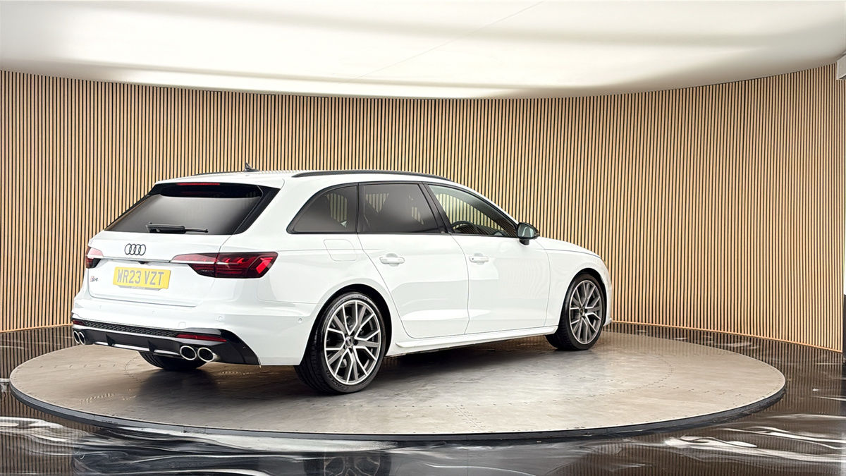 Audi S4 Avant Image 21