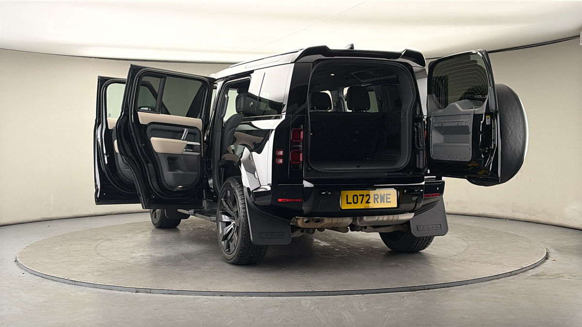 More views of Land Rover Defender 110