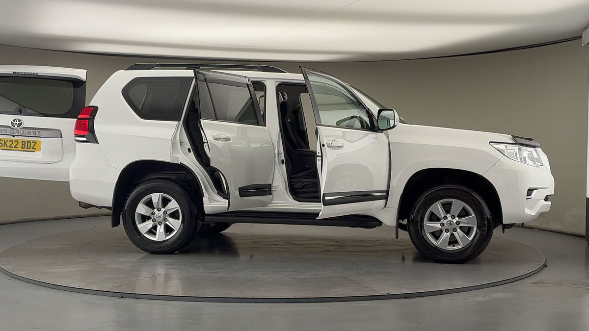 More views of Toyota Land Cruiser