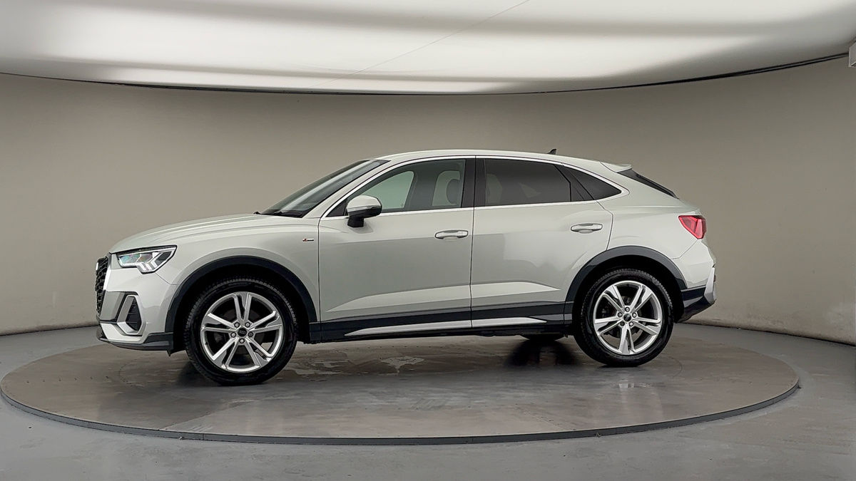 More views of Audi Q3