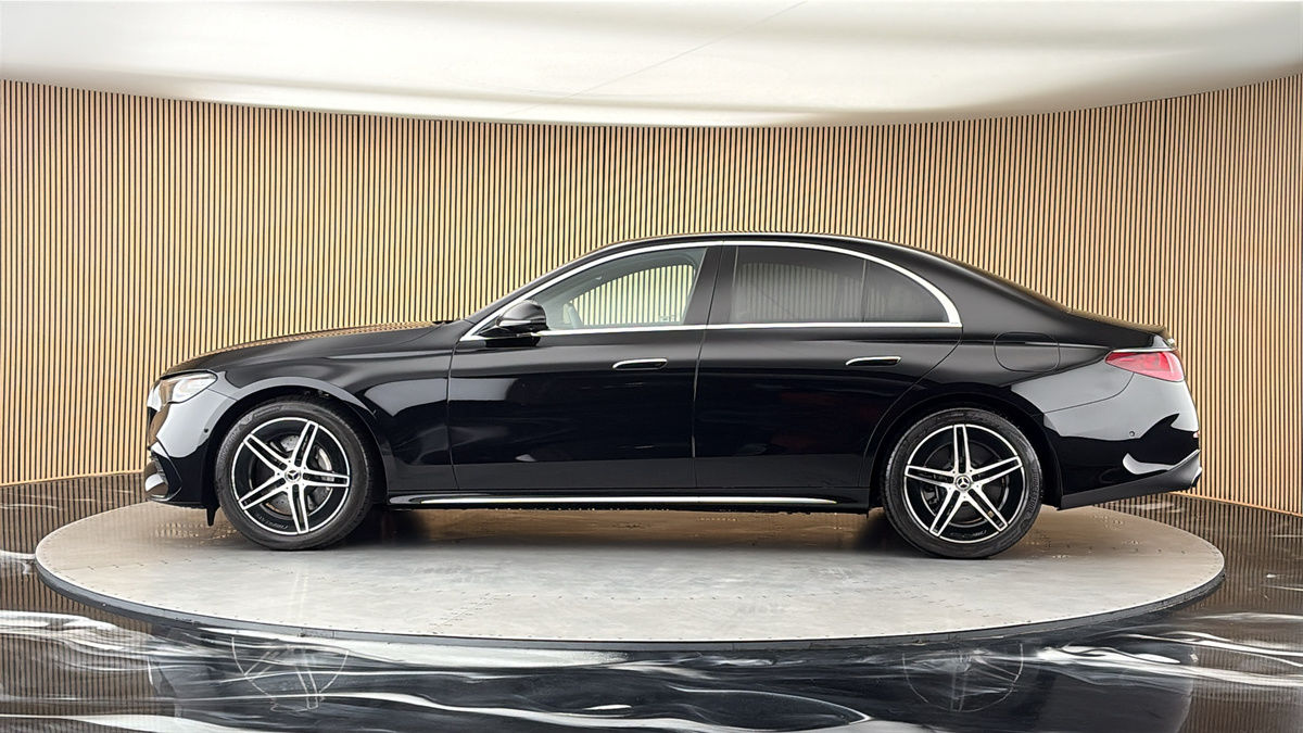Mercedes-Benz E Class Image 15