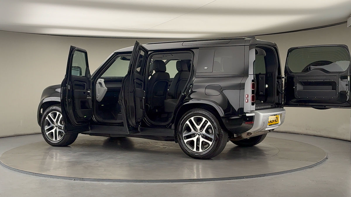 More views of Land Rover Defender 110