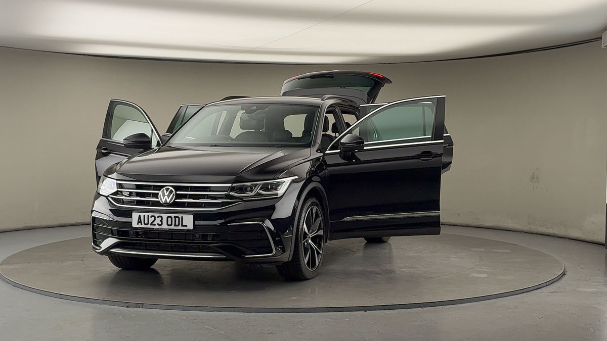 More views of Volkswagen Tiguan