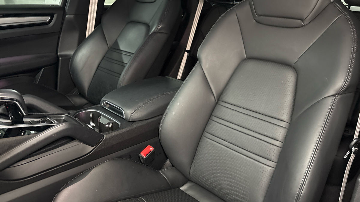 Porsche Cayenne Image 7