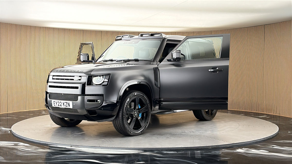 More views of Land Rover Defender 90