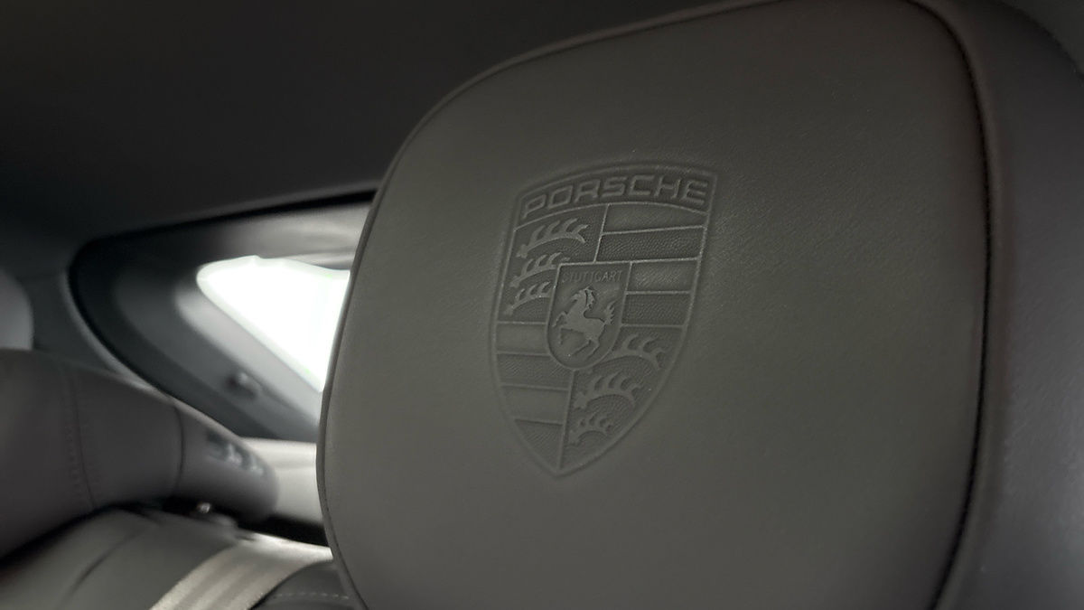 Porsche Cayenne Image 28
