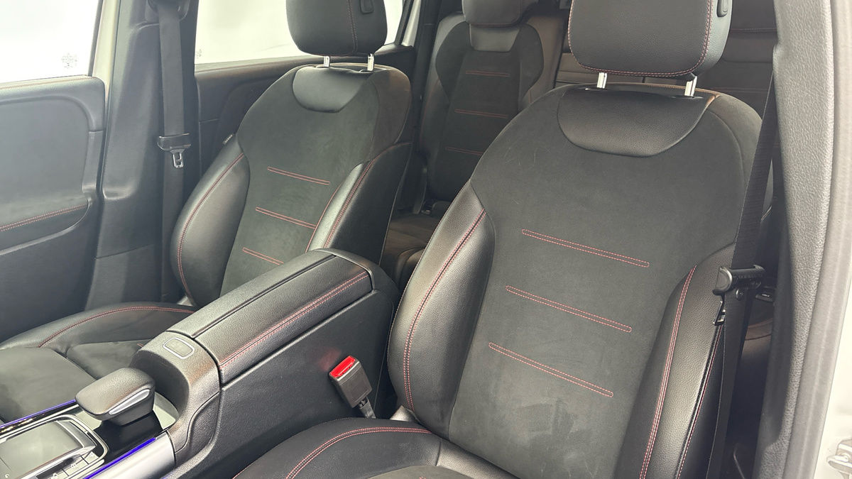 Mercedes-Benz GLB Image 7