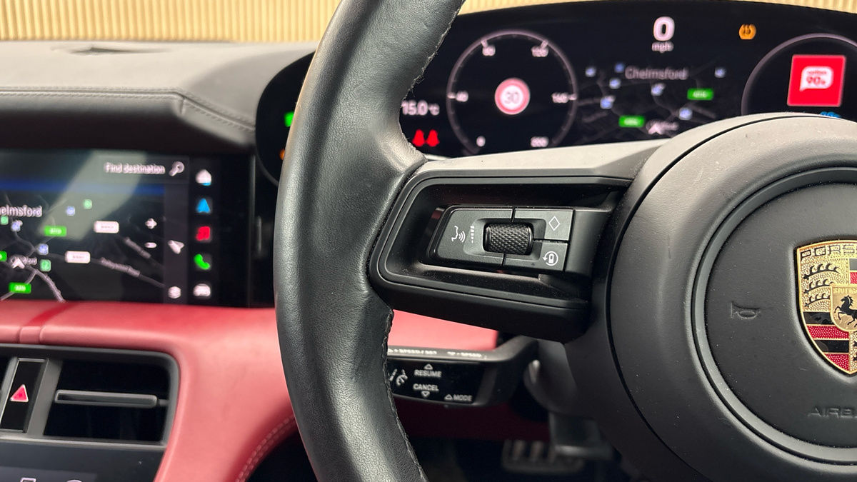 Porsche Taycan Image 13