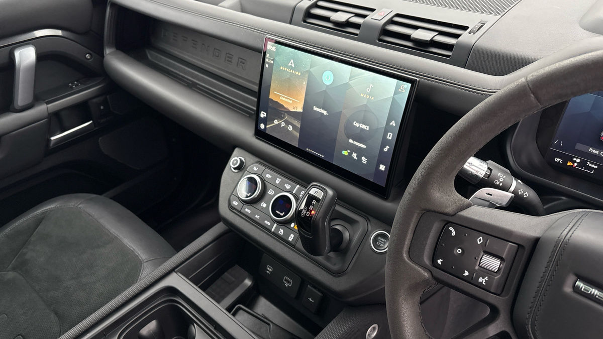 Land Rover Defender 110 Urban Image 36