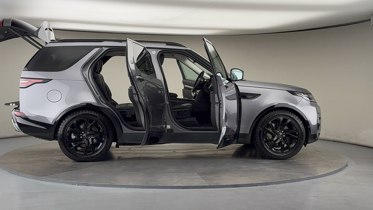 More views of Land Rover Discovery