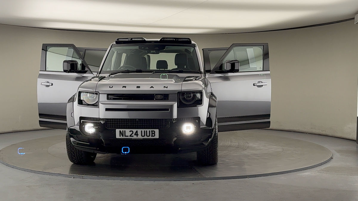 More views of Land Rover Defender 110