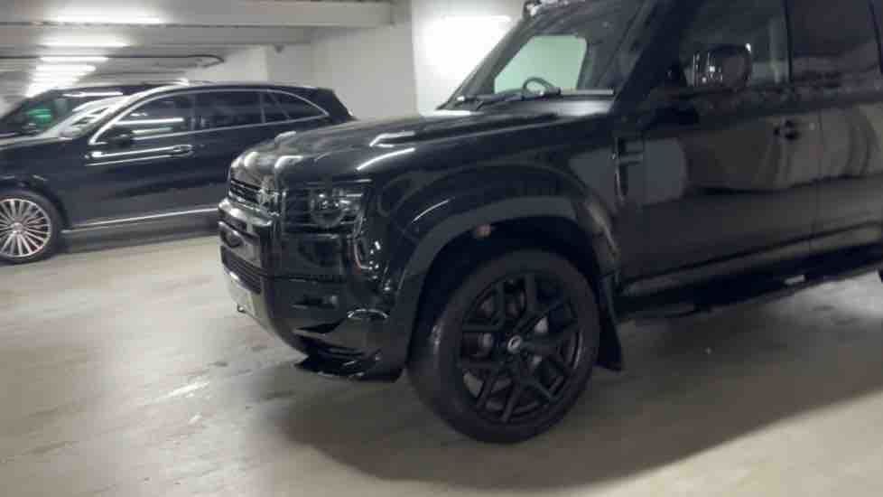 More views of Land Rover Defender 110